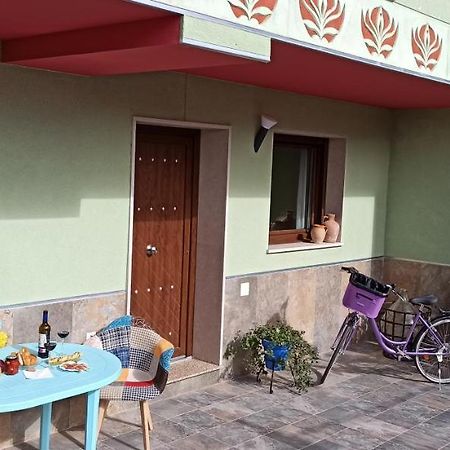 Apartamentos Turisticos Las 3 Golondrinas Penafiel Exterior photo
