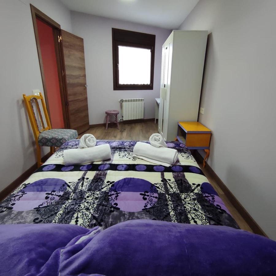 Apartamentos Turisticos Las 3 Golondrinas Penafiel Exterior photo