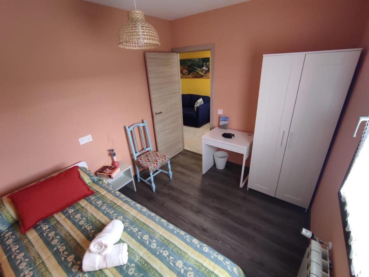 Apartamentos Turisticos Las 3 Golondrinas Penafiel Exterior photo